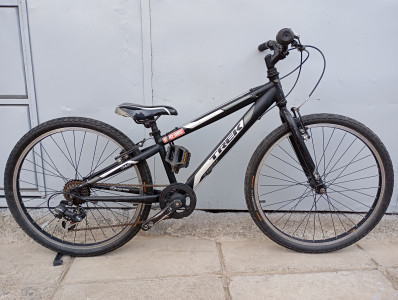 Trek MT 200