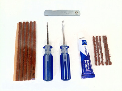 Tubeless punctur kit